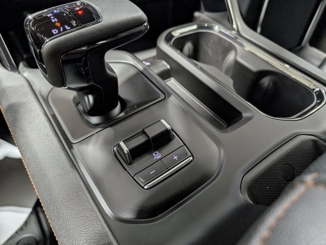 2024 GMC Sierra 1500 AT4 Preferred 6.2L V8 Tri-Fold Hard Cover Sport Steps