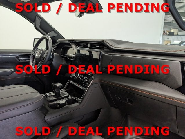 2025 GMC Sierra 1500 AT4 Premium Pkg Tech Pkg Sunroof Colored Mouldings Short Bed 6.2L V8