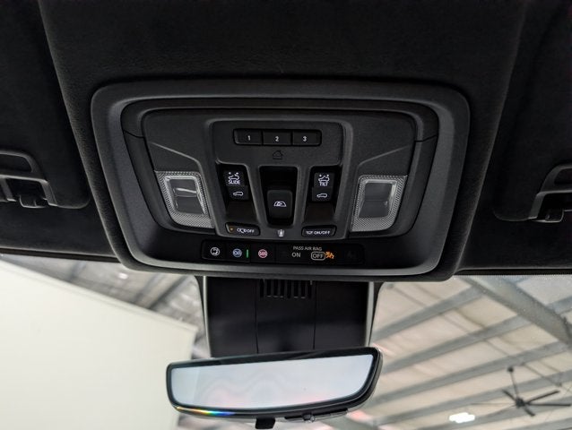 2026 GMC Sierra 1500 Denali Ultimate Duramax 3.0L Turbo-Diesel Glacier White Tricoat