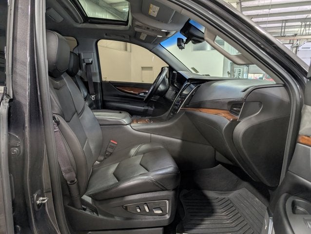 2017 Cadillac Escalade Luxury