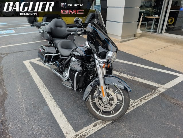 2020 Harley-David FLTHTK Ultra Classic One Owner Apple CarPlay Security System — photo 1 of 10