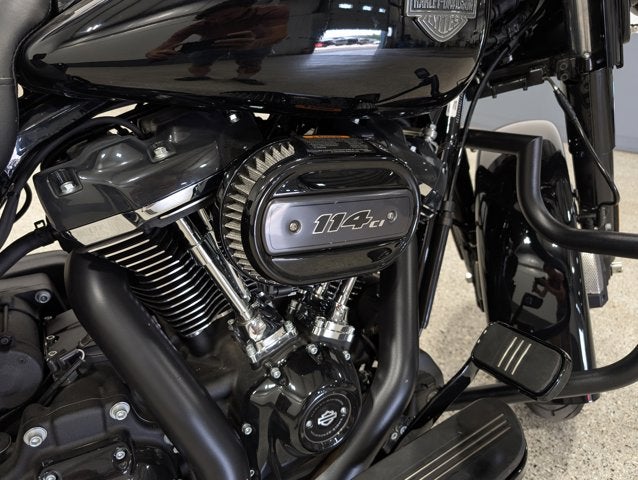 2023 Harley-Davidson FLHXS Street Glide Special Milwaukee-Eight Infotainment Blacked-Out Style