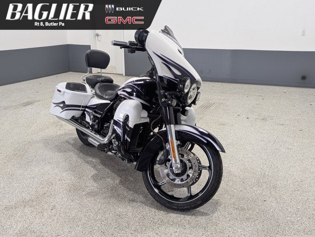 2016 Harley-Davidson FLHXSE CVO Street Glide CVO Screamin’ Eagle Boom! Audio Rare Color Loaded