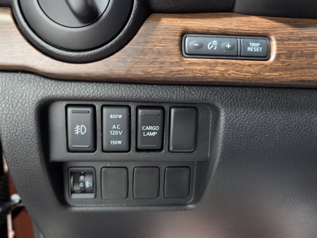 2017 Nissan Titan Platinum Reserve 4x4 Loaded Leather NAV Heat/Cool Seats Tow Pkg