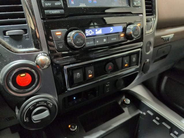 2017 Nissan Titan Platinum Reserve 4x4 Loaded Leather NAV Heat/Cool Seats Tow Pkg