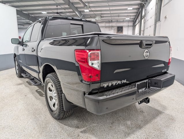 2021 Nissan Titan S Utility Pkg 4WD Tow Pkg Bedliner Steps Blind Spot Monitor Backup Camera
