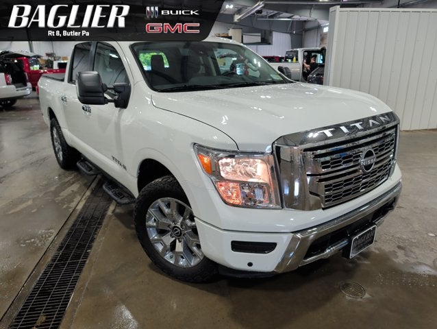 2023 Nissan Titan SV Utility Tow Convenience Chrome Package
