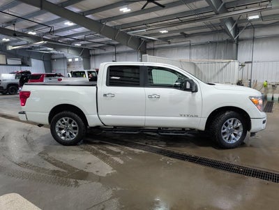 2023 Nissan Titan SV Utility Tow Convenience Chrome Package