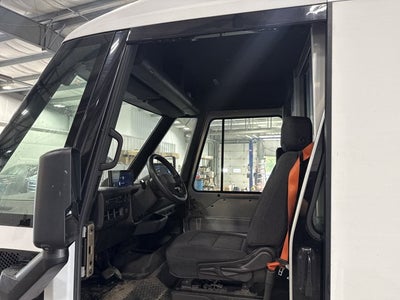 2024 BrightDrop Zevo 600 EJY AWD Commercial Equipment Heat Light Package Oyster White