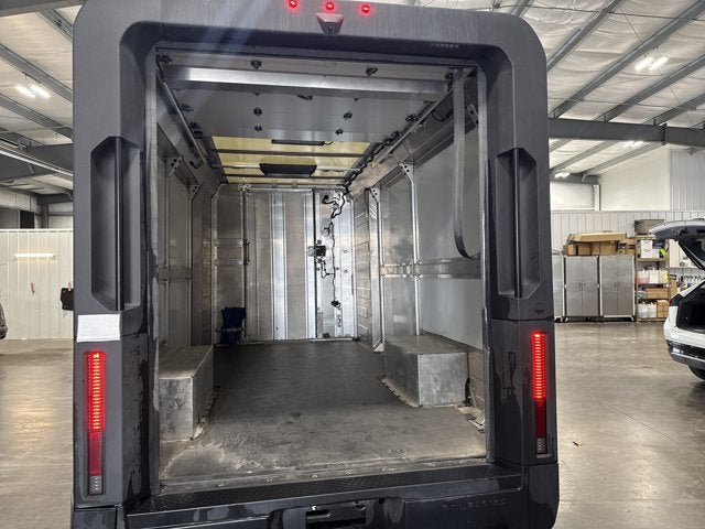 2024 BrightDrop Zevo 600 EJY AWD Commercial Equipment Heat Light Package Oyster White