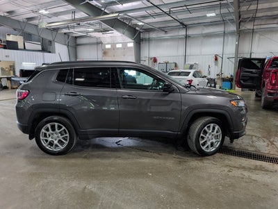 2024 Jeep Compass Latitude Lux Turbo 4WD Heated Leatherette Remote Start Safety Tech