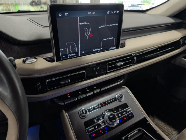 2022 Lincoln Aviator Reserve AWD Twin-Turbo 3.0L V6 Panoramic Roof & Active Safety