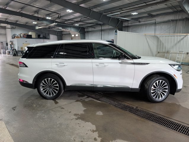 2022 Lincoln Aviator Reserve AWD Twin-Turbo 3.0L V6 Panoramic Roof & Active Safety