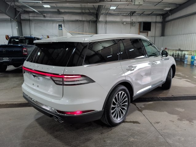 2022 Lincoln Aviator Reserve AWD Twin-Turbo 3.0L V6 Panoramic Roof & Active Safety
