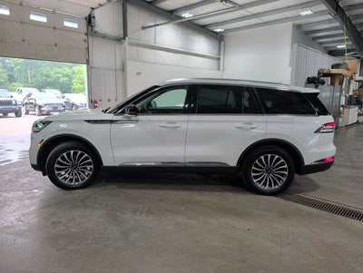 2022 Lincoln Aviator Reserve AWD Twin-Turbo 3.0L V6 Panoramic Roof & Active Safety