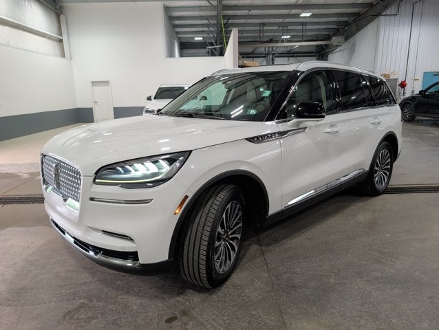 2022 Lincoln Aviator Reserve AWD Twin-Turbo 3.0L V6 Panoramic Roof & Active Safety