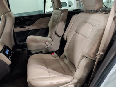2022 Lincoln Aviator Reserve AWD Twin-Turbo 3.0L V6 Panoramic Roof & Active Safety