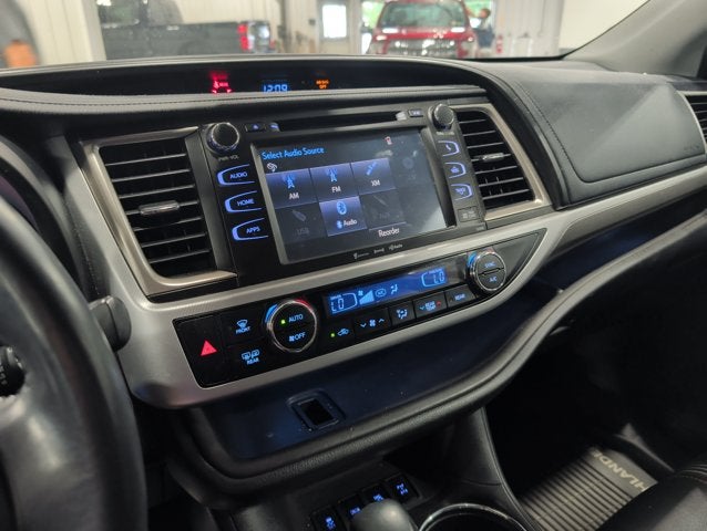 2019 Toyota Highlander SE AWD 3rd Row Luxury Sunroof Heated Leather Cruiser