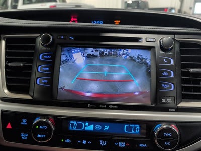 2019 Toyota Highlander SE AWD 3rd Row Luxury Sunroof Heated Leather Cruiser