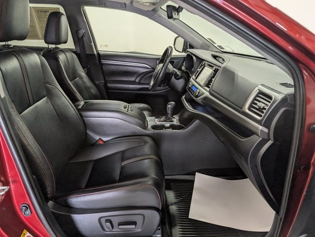 2019 Toyota Highlander SE AWD 3rd Row Luxury Sunroof Heated Leather Cruiser