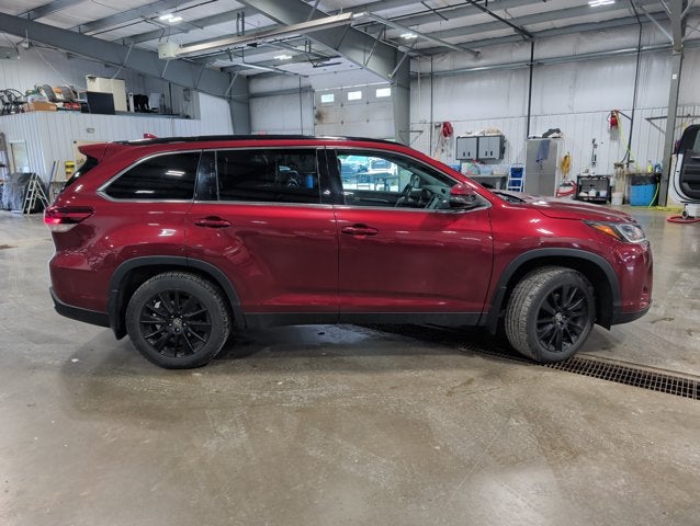 2019 Toyota Highlander SE AWD 3rd Row Luxury Sunroof Heated Leather Cruiser