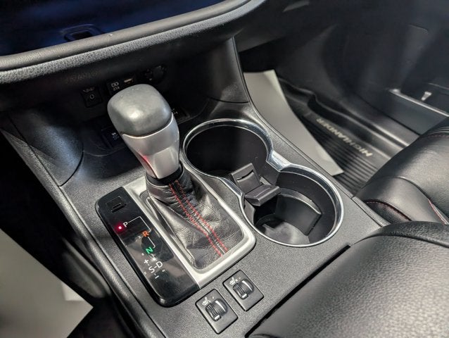 2019 Toyota Highlander SE AWD 3rd Row Luxury Sunroof Heated Leather Cruiser