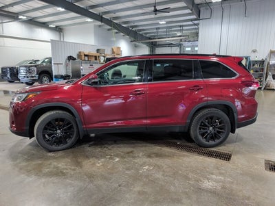 2019 Toyota Highlander SE AWD 3rd Row Luxury Sunroof Heated Leather Cruiser