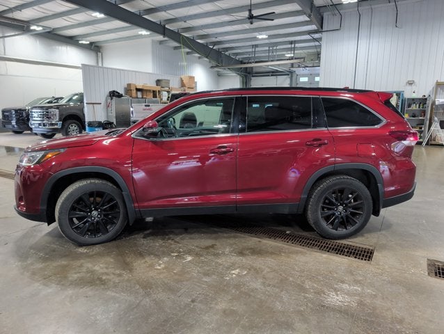 2019 Toyota Highlander SE AWD 3rd Row Luxury Sunroof Heated Leather Cruiser