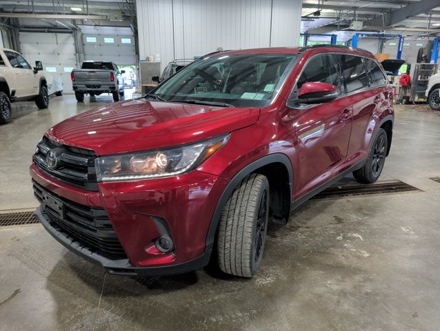 2019 Toyota Highlander SE AWD 3rd Row Luxury Sunroof Heated Leather Cruiser