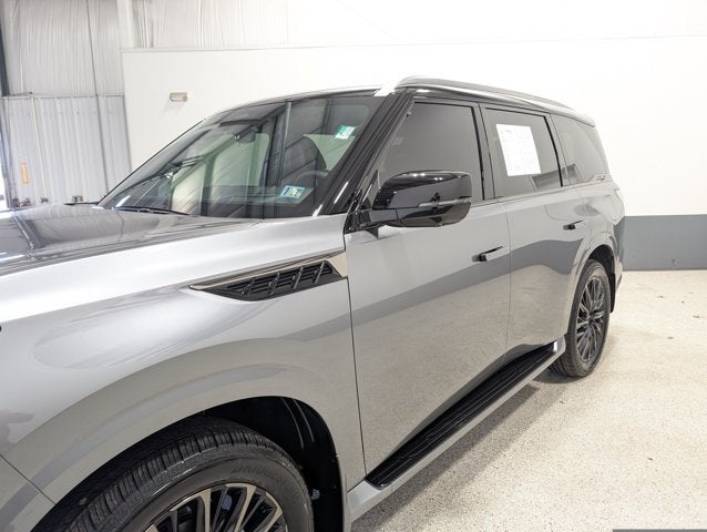 2026 INFINITI QX80 Autograph AWD with Premium Exterior & Cargo Packs Premium Two-Tone