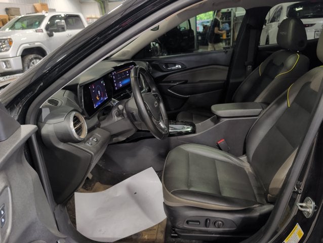 2024 Chevrolet Trax ACTIV FWD ECOTEC 1.2L Turbo Sunroof & Driver Confidence Packages Mosaic Black Metallic
