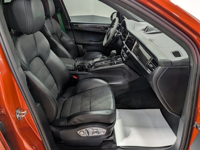 2024 Porsche Macan GTS AWD Twin-Turbo V6 GTS Sport Package Loaded