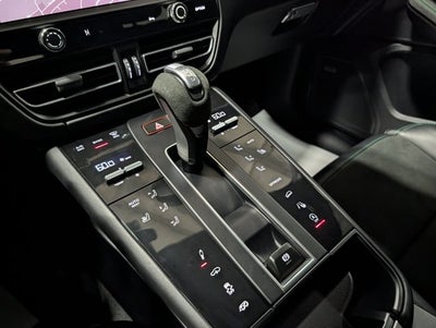 2024 Porsche Macan GTS AWD Twin-Turbo V6 GTS Sport Package Loaded