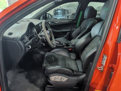 2024 Porsche Macan GTS AWD Twin-Turbo V6 GTS Sport Package Loaded