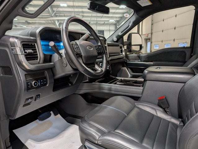 2025 Ford F-250 Super Duty Platinum