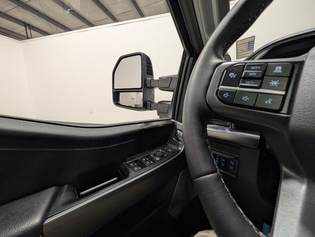 2025 Ford F-350 Super Duty LARIAT