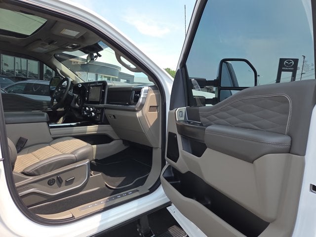 2025 Ford F-450 Super Duty Platinum