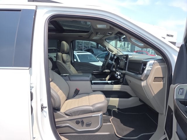 2025 Ford F-450 Super Duty Platinum