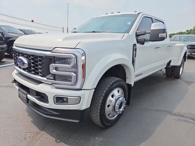 2025 Ford F-450 Super Duty Platinum
