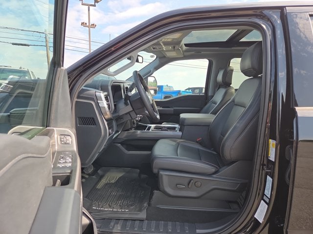 2025 Ford F-450 Super Duty LARIAT