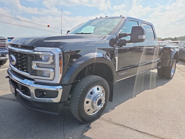 2025 Ford F-450 Super Duty LARIAT