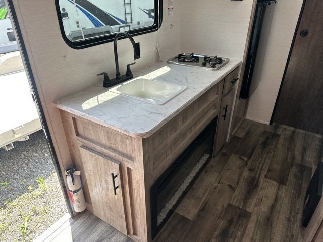 2024 Gulfstream Ameri Lite Base