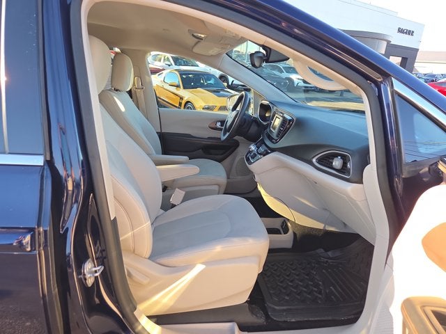 2017 Chrysler Pacifica LX