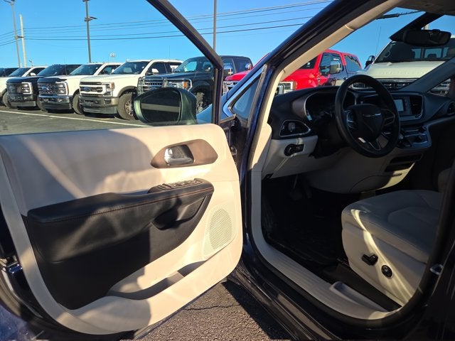 2017 Chrysler Pacifica LX