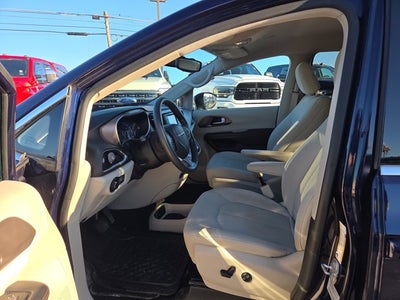 2017 Chrysler Pacifica LX