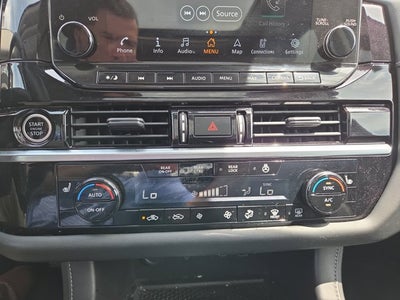 2023 Nissan Pathfinder SL