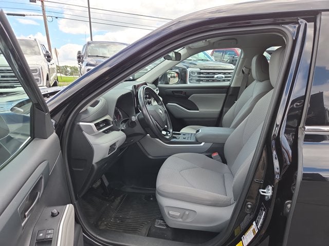 2021 Toyota Highlander LE