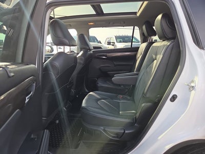 2022 Toyota Highlander Platinum