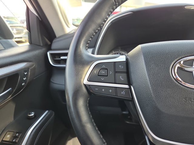 2022 Toyota Highlander Platinum