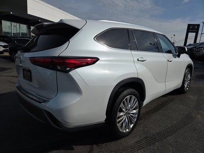 2022 Toyota Highlander Platinum